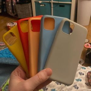 Iphone 11 pro! - Used phone cases some have stickers or popsockets on them